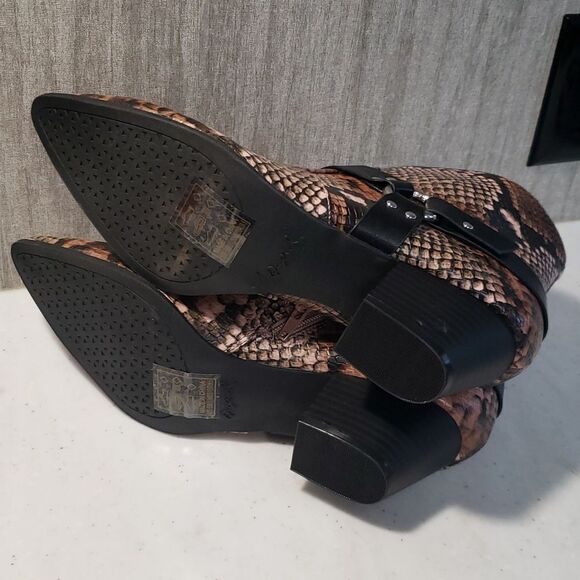 NWT Qupid Faux Snakeskin Fashion Boots Booties Sz 6.5 - Picture 9 of 9